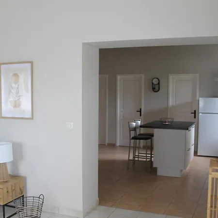 Les Eucalyptus, Quiet Villa Вилла Roquebrun