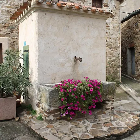 Les Eucalyptus, Quiet Villa Вилла Roquebrun
